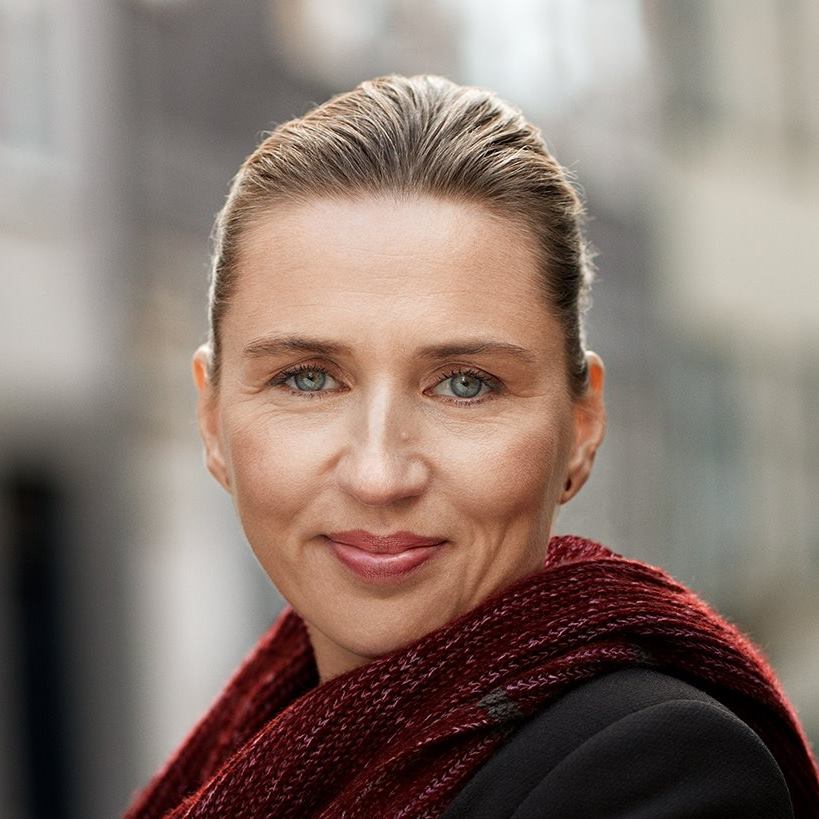 Officielt portrætfoto af Mette Frederiksen.